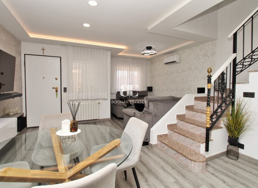 Resale - Townhouse -
Villamartín