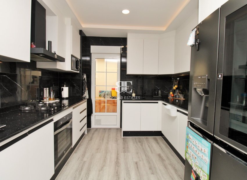 Resale - Townhouse -
Villamartín