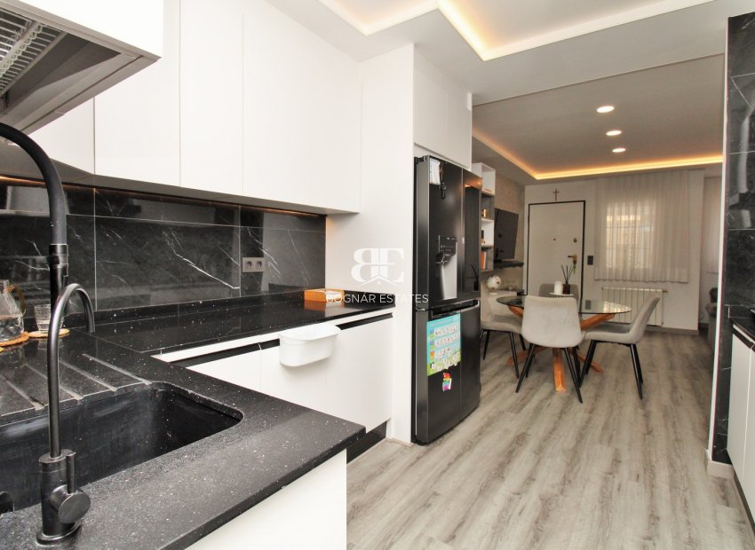 Resale - Townhouse -
Villamartín
