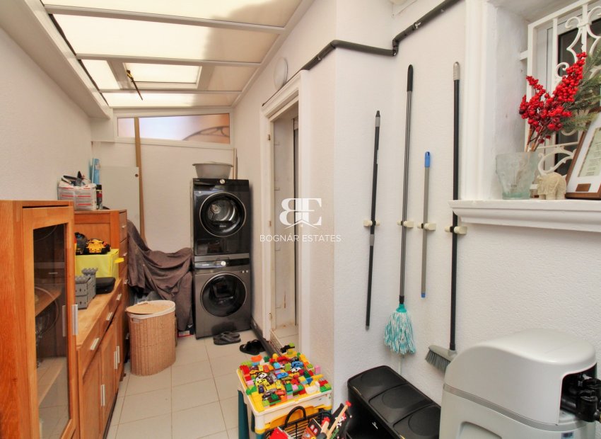 Resale - Townhouse -
Villamartín