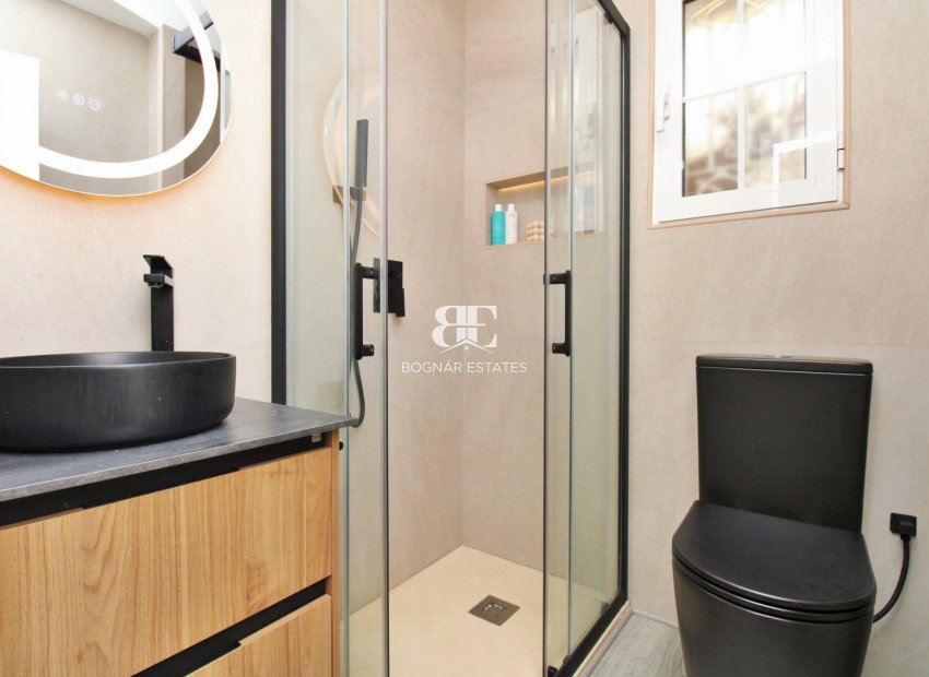 Resale - Townhouse -
Villamartín