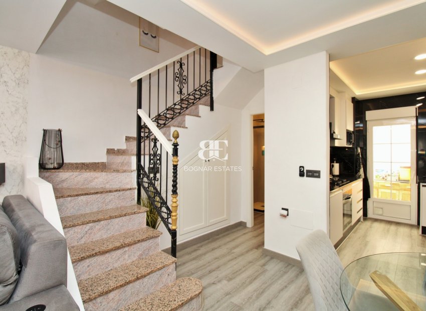 Resale - Townhouse -
Villamartín