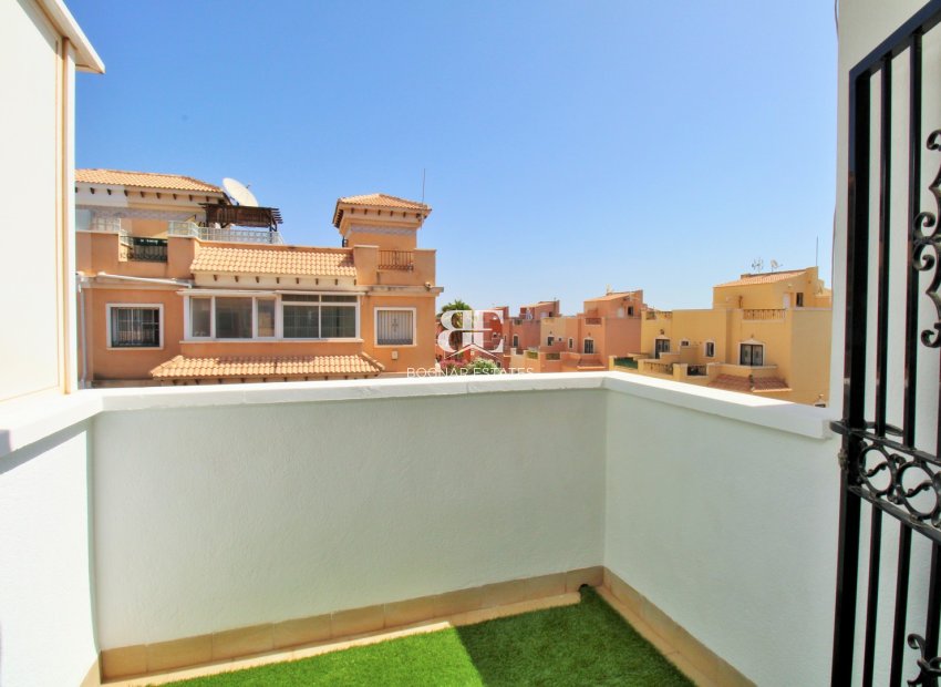 Resale - Townhouse -
Villamartín
