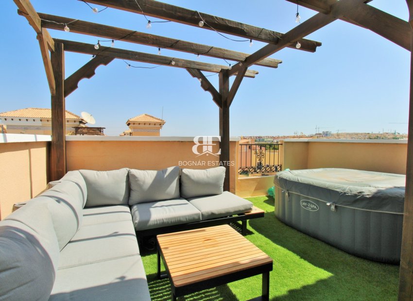 Resale - Townhouse -
Villamartín