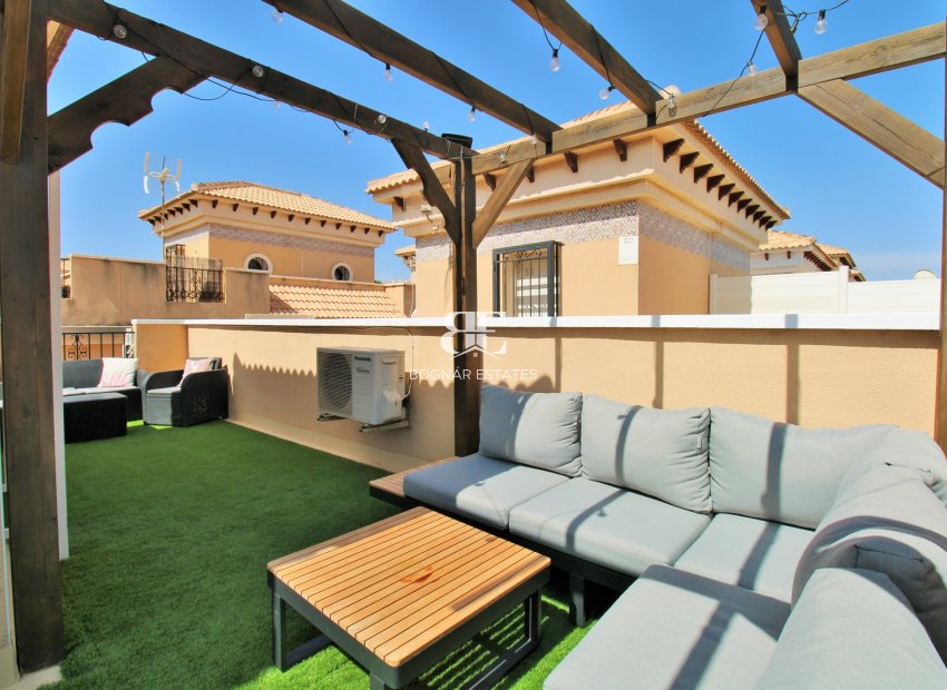 Resale - Townhouse -
Villamartín