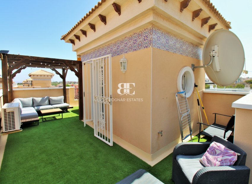 Resale - Townhouse -
Villamartín
