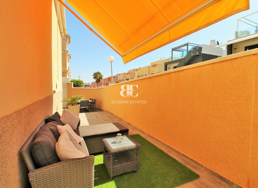 Resale - Townhouse -
Villamartín
