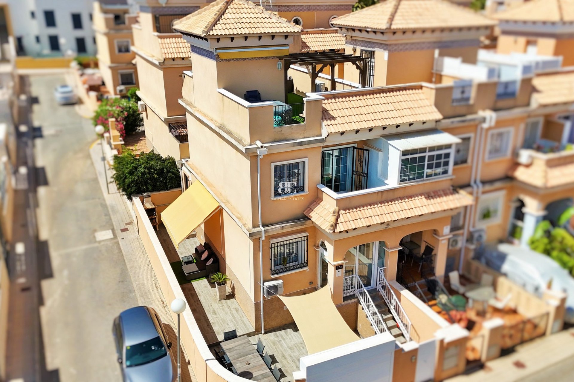 Resale - Townhouse -
Villamartín