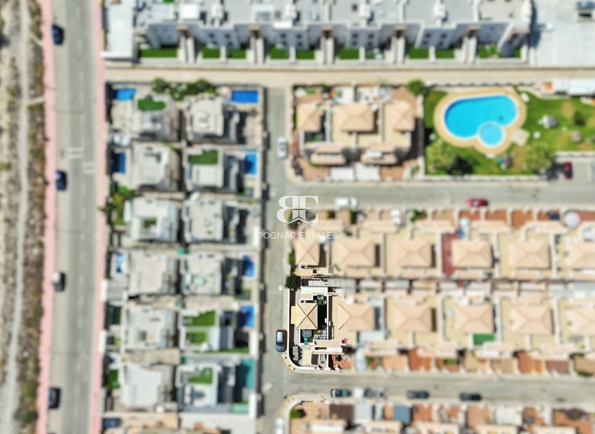 Resale - Townhouse -
Villamartín
