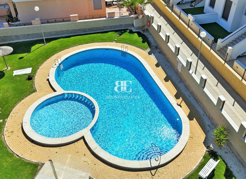 Resale - Townhouse -
Villamartín