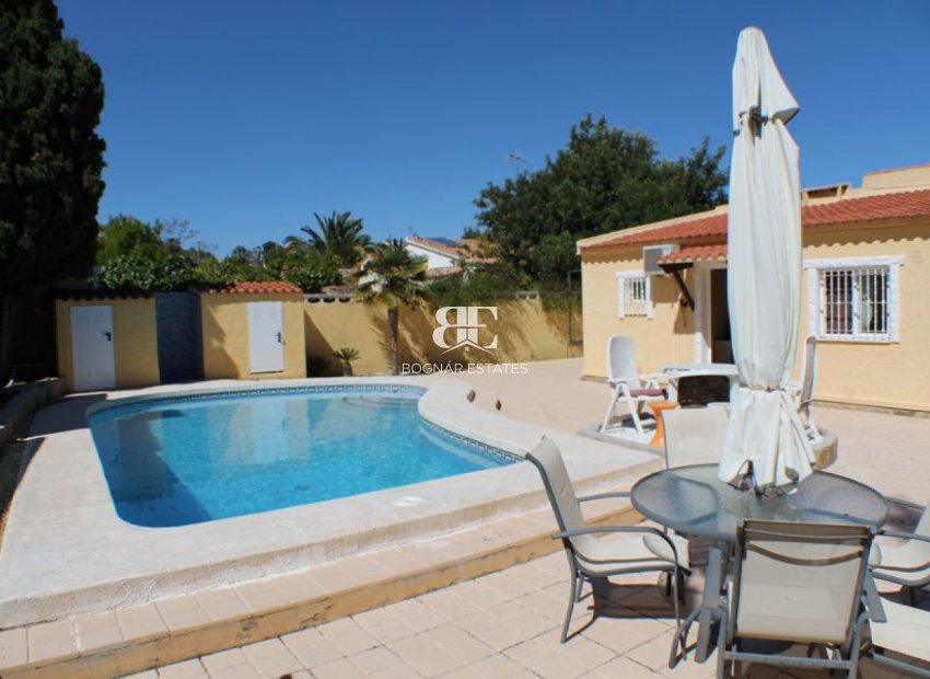 Resale - Villa -
Alfas del Pí - Urbanizaciones