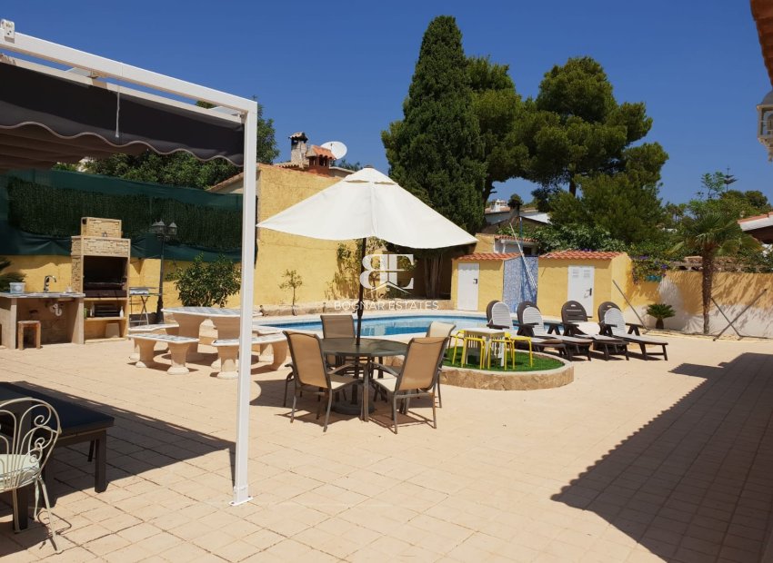 Resale - Villa -
Alfas del Pí - Urbanizaciones