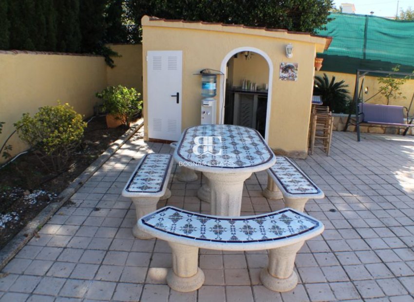 Resale - Villa -
Alfas del Pí - Urbanizaciones