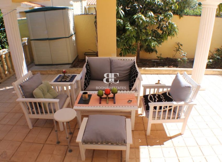 Resale - Villa -
Alfas del Pí - Urbanizaciones