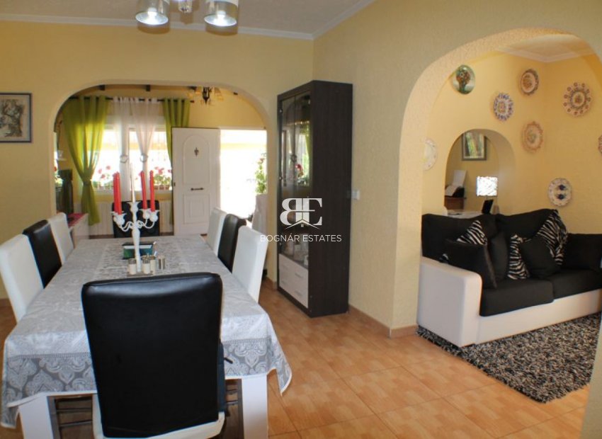 Resale - Villa -
Alfas del Pí - Urbanizaciones