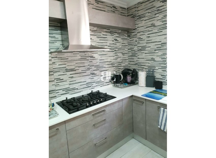 Resale - Villa -
Alfas del Pí - Urbanizaciones