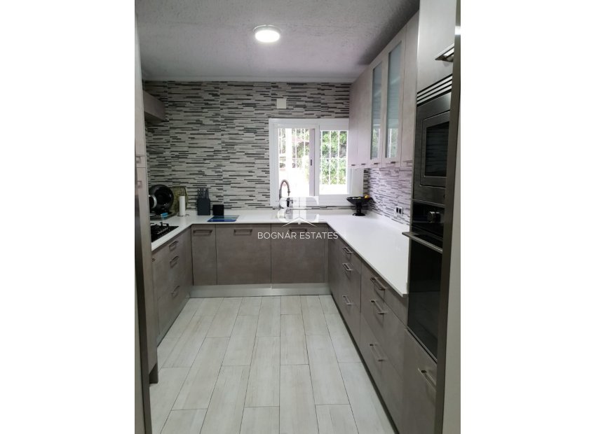 Resale - Villa -
Alfas del Pí - Urbanizaciones