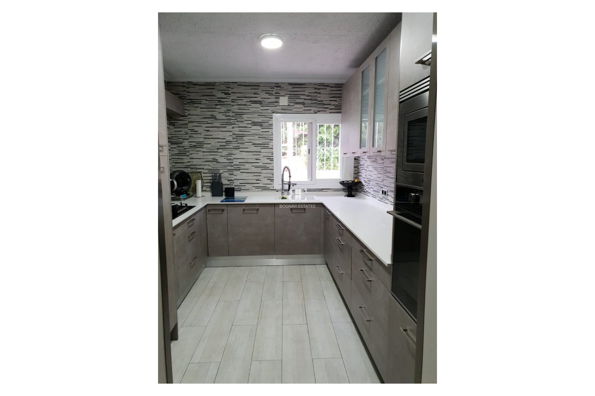 Resale - Villa -
Alfas del Pí - Urbanizaciones
