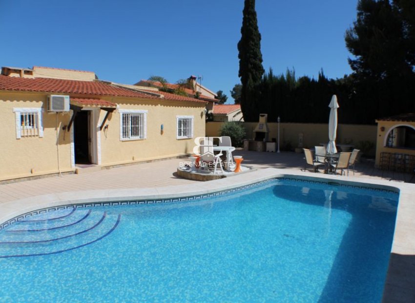 Resale - Villa -
Alfas del Pí - Urbanizaciones
