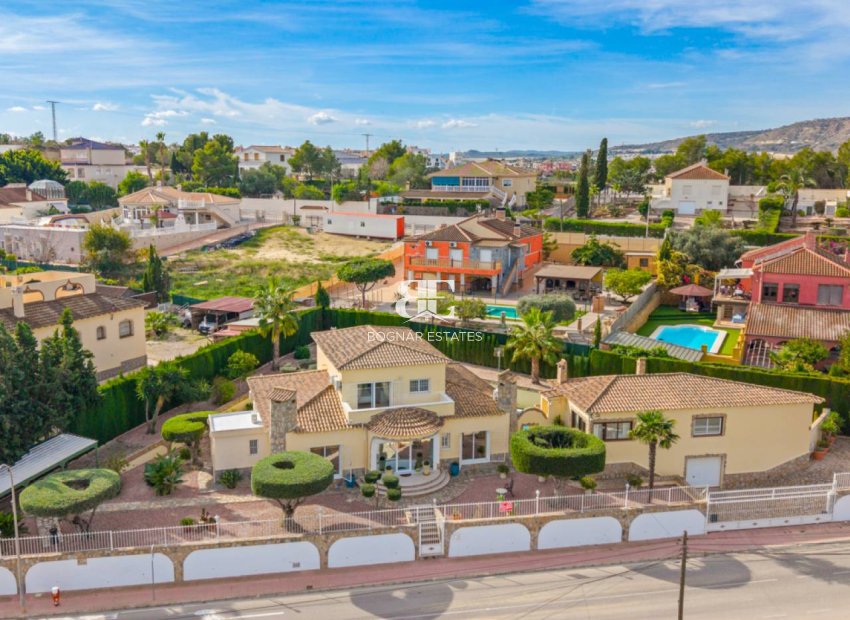 Resale - Villa -
Algorfa - Castillo De Montemar