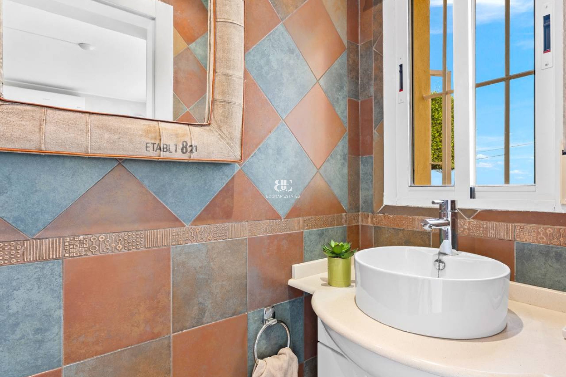 Resale - Villa -
Algorfa - Castillo De Montemar