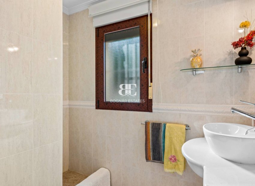 Resale - Villa -
Algorfa - Castillo De Montemar