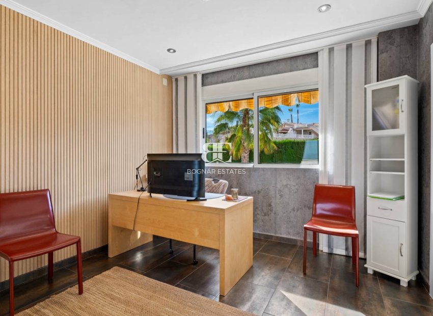 Resale - Villa -
Algorfa - Castillo De Montemar