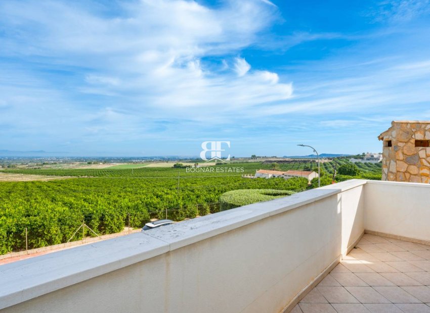 Resale - Villa -
Algorfa - Castillo De Montemar