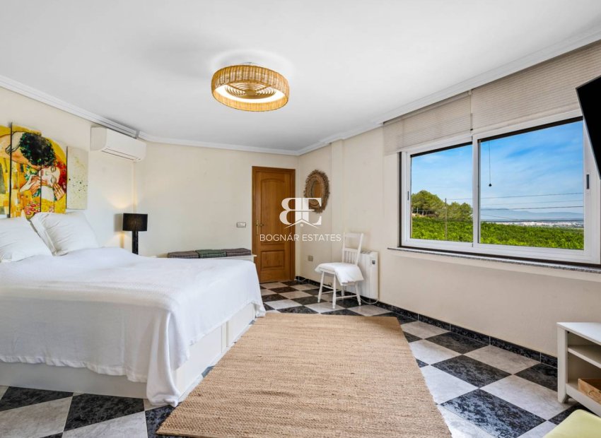 Resale - Villa -
Algorfa - Castillo De Montemar