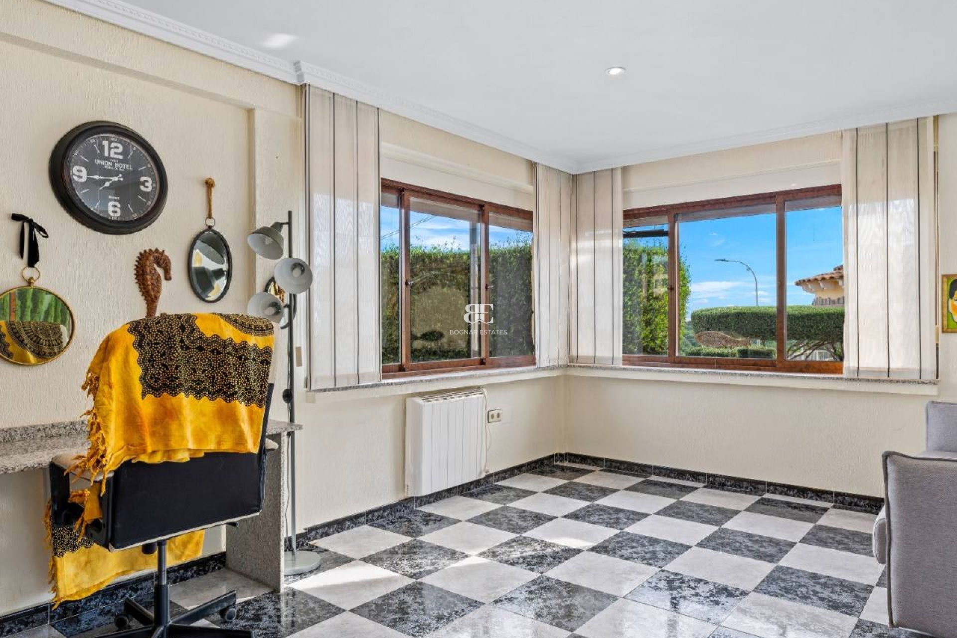 Resale - Villa -
Algorfa - Castillo De Montemar