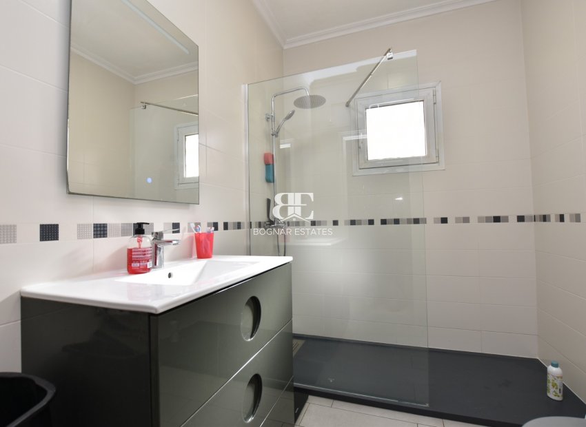 Resale - Villa -
Algorfa - La finca Golf