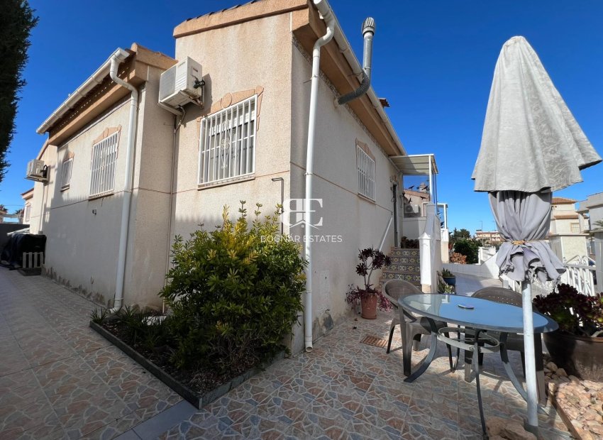 Resale - Villa -
Algorfa - La finca Golf