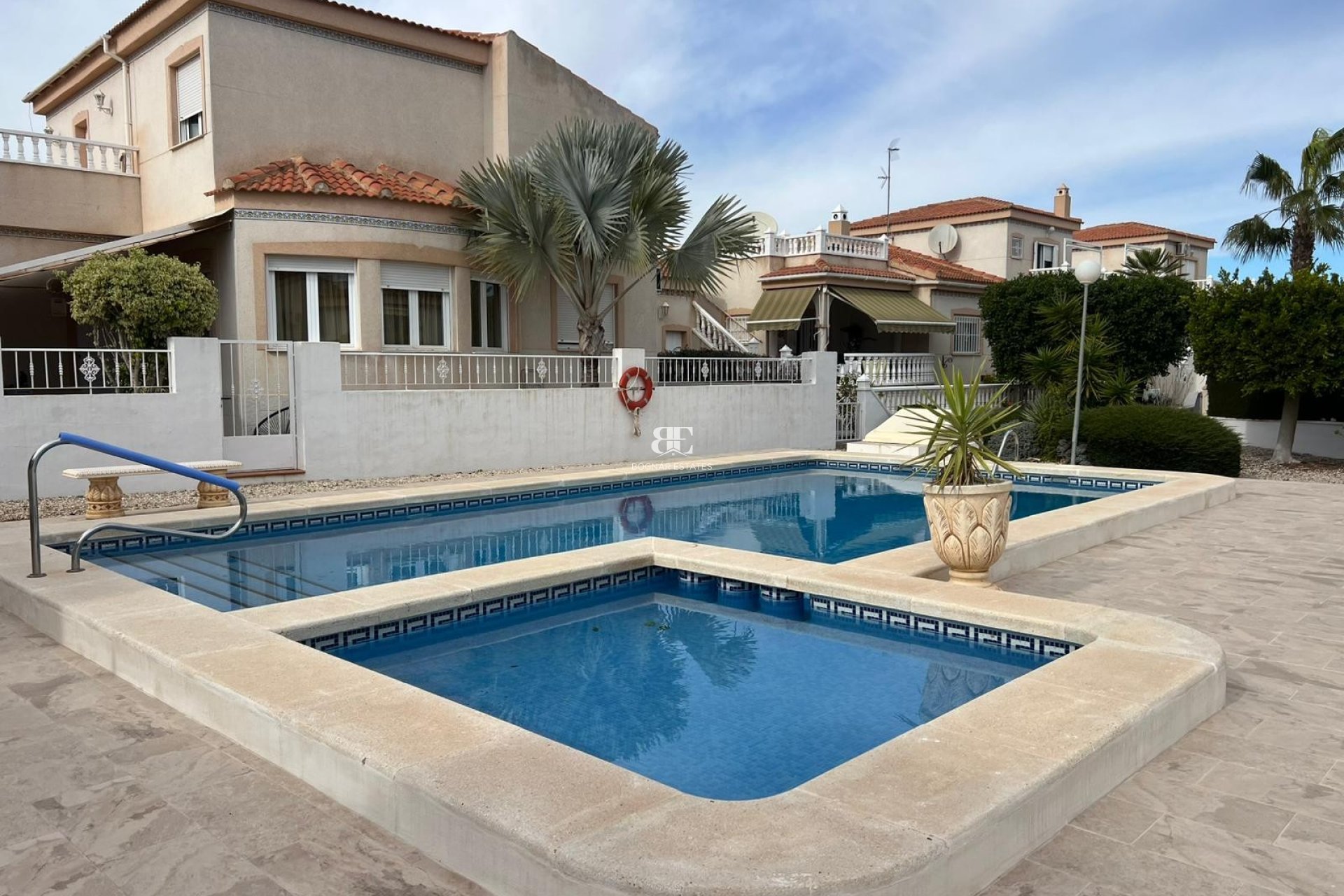 Resale - Villa -
Algorfa - La finca Golf