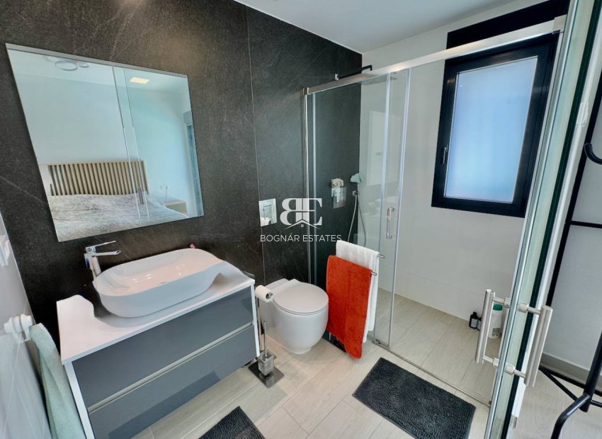 Resale - Villa -
Algorfa - La finca Golf