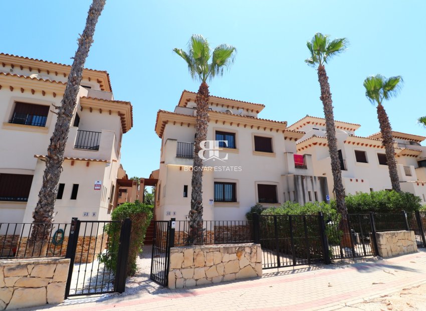 Resale - Villa -
Algorfa - La finca Golf