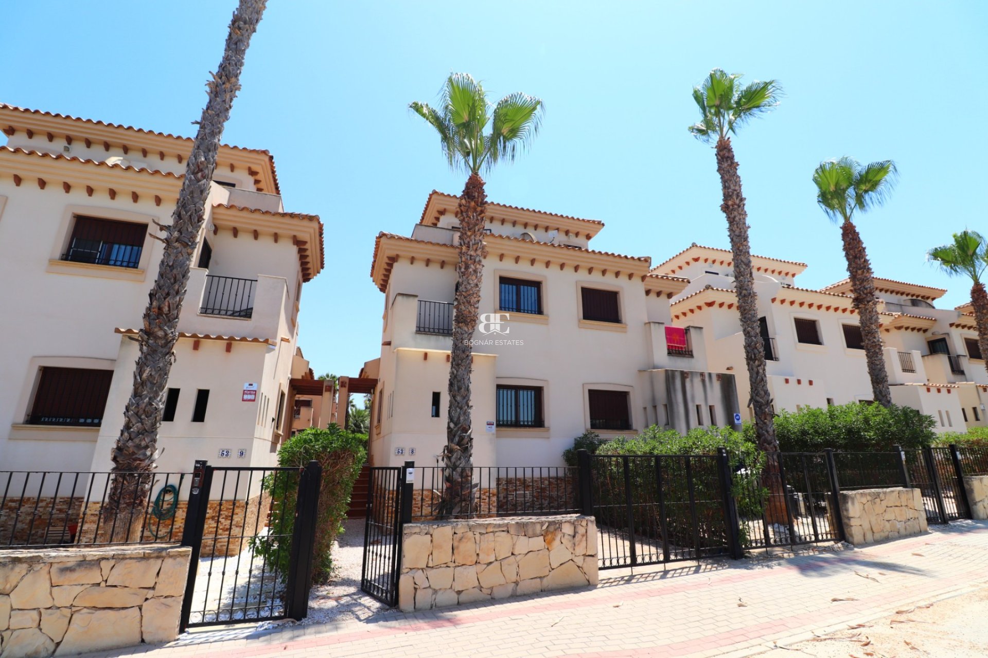 Resale - Villa -
Algorfa - La finca Golf