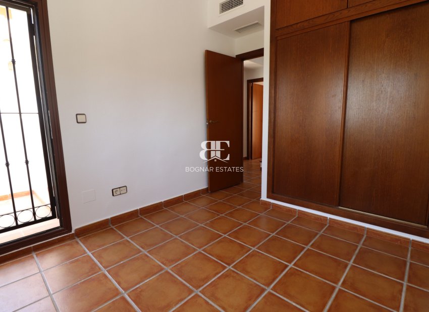 Resale - Villa -
Algorfa - La finca Golf