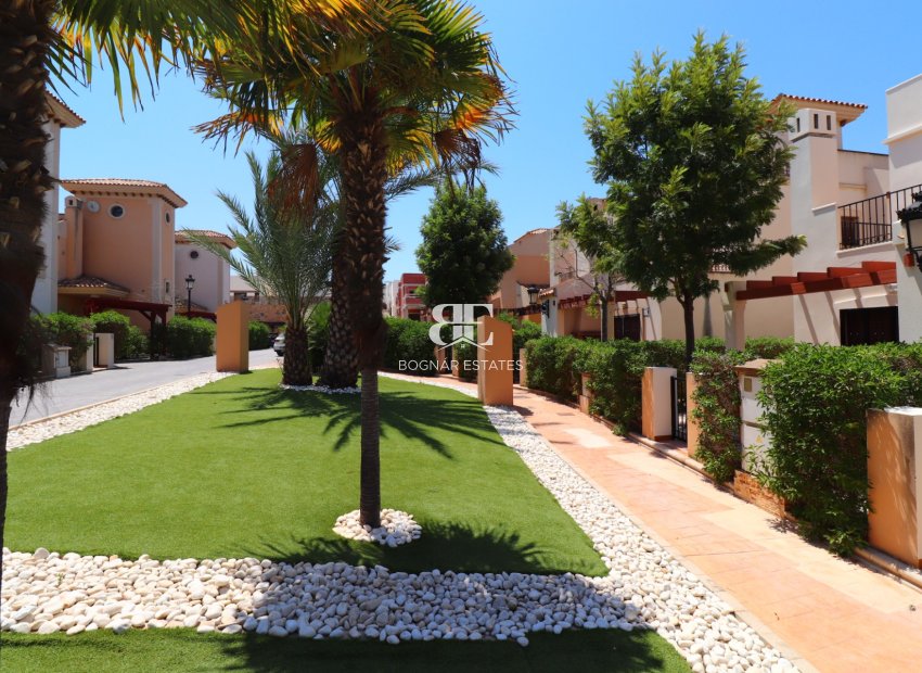 Resale - Villa -
Algorfa - La finca Golf