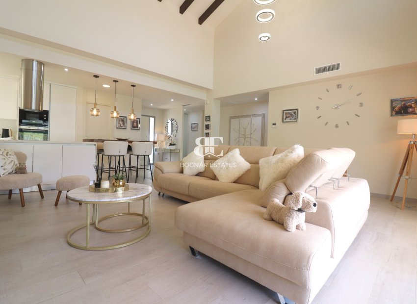 Resale - Villa -
Algorfa - La finca Golf