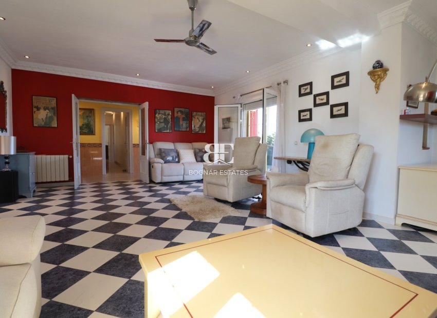 Resale - Villa -
Algorfa - Lomas De La Juliana