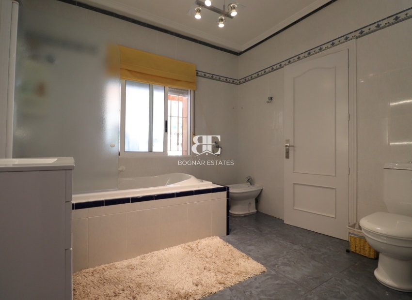 Resale - Villa -
Algorfa - Lomas De La Juliana