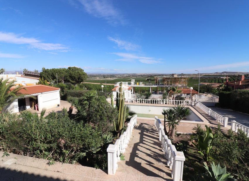 Resale - Villa -
Algorfa - Lomas De La Juliana
