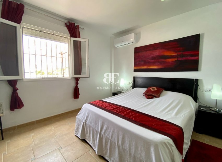 Resale - Villa -
Algorfa - Lomas De La Juliana