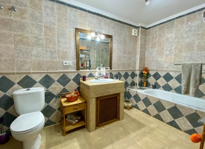 Resale - Villa -
Algorfa - Lomas De La Juliana