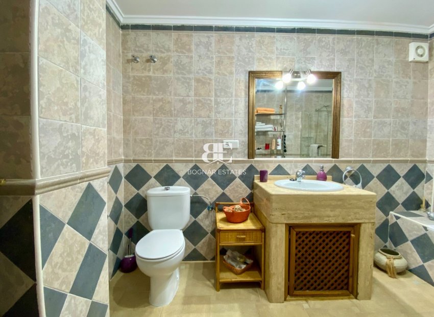 Resale - Villa -
Algorfa - Lomas De La Juliana