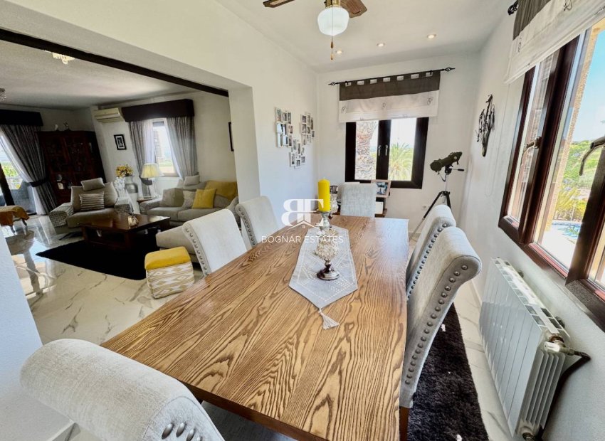 Resale - Villa -
Algorfa - Lomas De La Juliana
