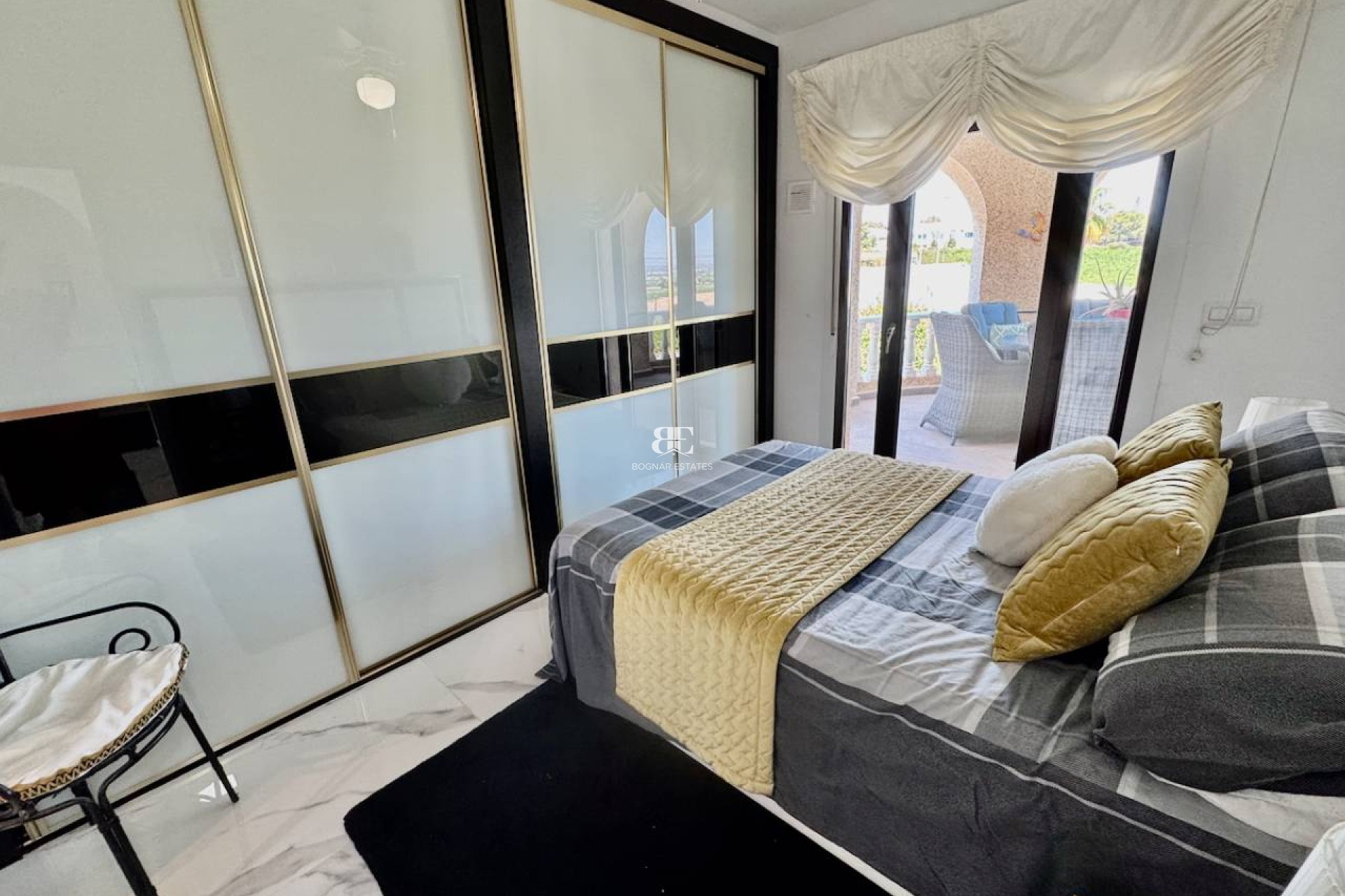 Resale - Villa -
Algorfa - Lomas De La Juliana