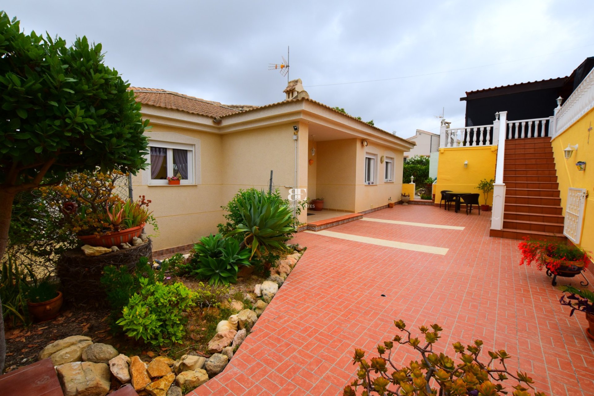 Resale - Villa -
Algorfa - Montemar