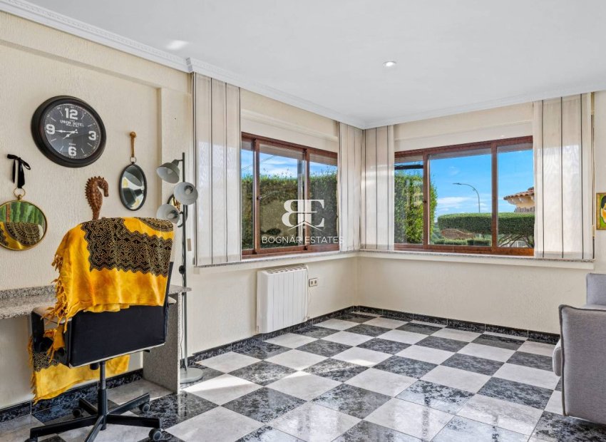 Resale - Villa -
Algorfa - Montemar