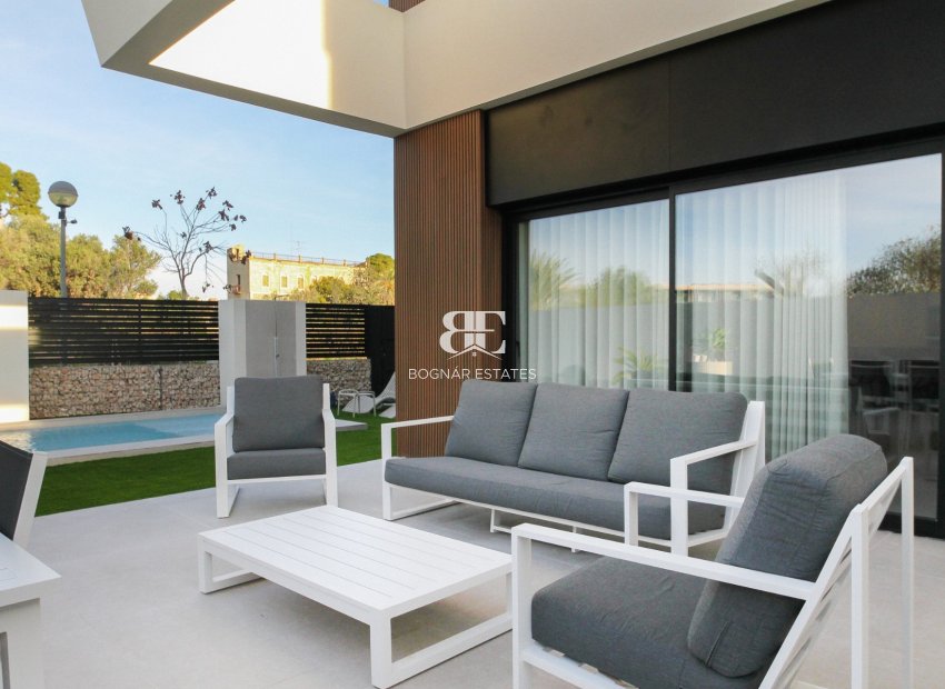 Resale - Villa -
Alicante - Center